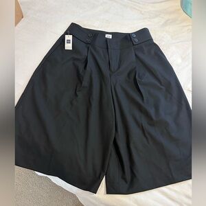 Women’s Gap black new culotte shorts size 12